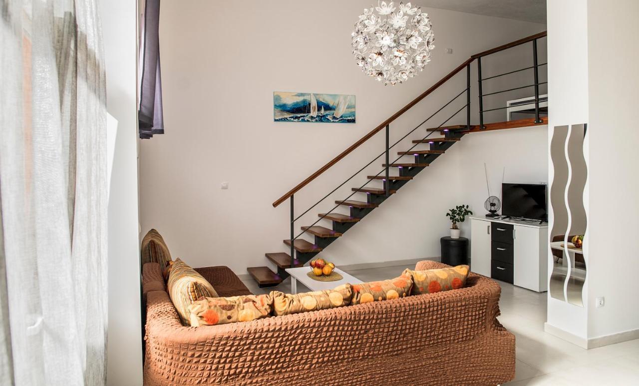 Apartment Alja, Sara I Nevio Jacuzzi Дуги-Рат Экстерьер фото